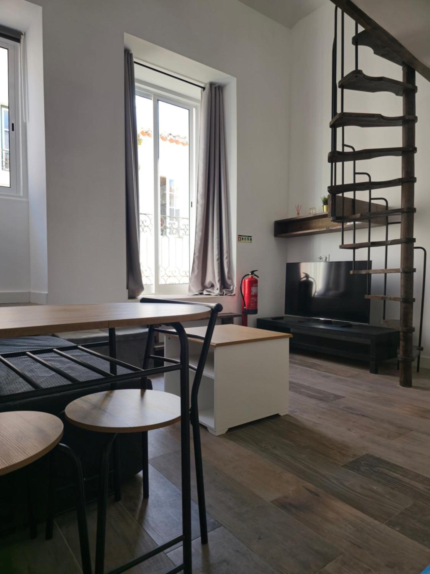 Esther Apartment Cozy Vacay Suite Сетубал Екстериор снимка