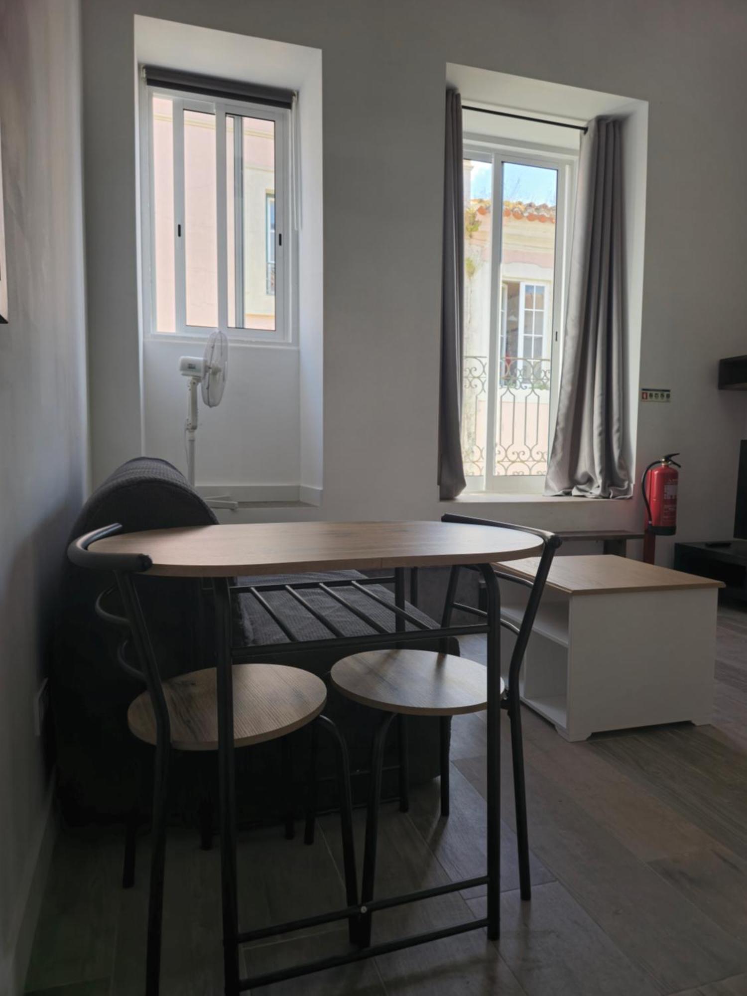 Esther Apartment Cozy Vacay Suite Сетубал Екстериор снимка